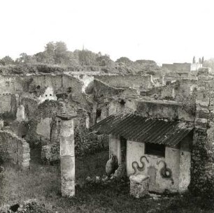Pompeji. Blick vom Haus mit den zwei Stockwerken über einen Teil der Ruinen von Regio I