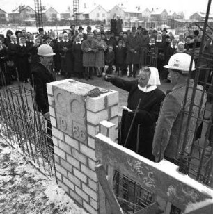 Grundsteinlegung für den Neubau des Diakonissen-Mutterhauses Bethlehem mit Kindergarten in der Nordweststadt.