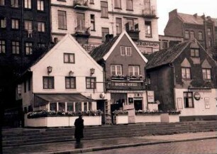Hamburg: Alte Fischerhäuser am Hafen