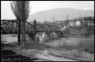 Chancy: Rhonebrücke, vom Schweizer Zollamt aus
