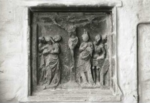 Kreuzigungsrelief : Kreuzigungsrelief. Sandstein. Um 1370/1380. Haldensleben, Stadtkirche