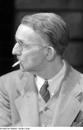 Porträtaufnahmen von Michael Bohnen, Intendant der Deutschen Oper Berlin von 1945-1947