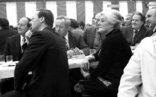 Forchheim: Festzelt; Ehrengäste mit: Filbinger, Minister Weiser, Nothhelfer, Ungern-Sternberg, Dekan Jutzler, Schill