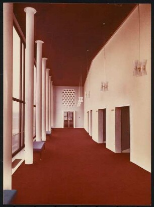 Stadttheater (später: Heinz-Hilpert-Theater), Lünen: seitliches Foyer, Parkett links
