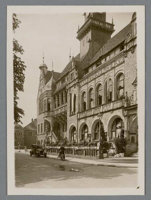 Bückeburg. Ansicht des von 1904/1905 im Stil der Neorenaissance errichteten Rathauses