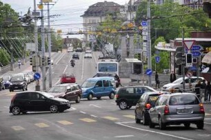 Lausanne - Straßenverkehr : Straßenverkehr in der City, aufgenommen am 20. Mai 2010 in Lausanne