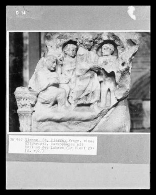 Fragment eines altchristlichen Sarkophages mit der Heilung des Lahmen als Relief