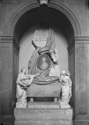 Grabmal des Bischofs Gerhard van Eersel (gestorben 1778)