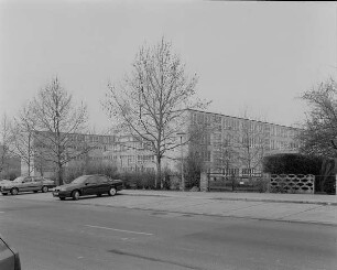Unterrichtsgebäude