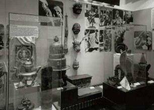 Lamaistischer Kulturbereich in Hochasien : Herrnhut, Völkerkundemuseum, Unterer Saal. Lamaistischer Kulturbereich in Hochasien