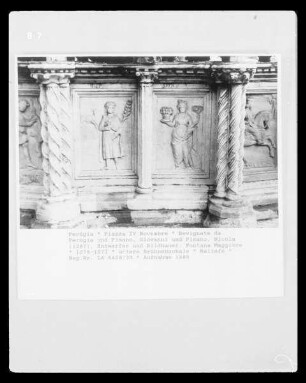 Fontana Maggiore — Der Monat April