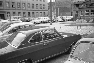 Gebührenpflichtige Parkplätze im Bereich des Schloßplatzes.