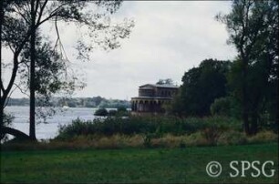 Potsdam, Park Sacrow, Heilandskirche von Osten.