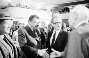 31. Tagung 1981 (29.6.-3.7.) Mediziner; Eröffnung: Frau Steurer, Gräfin Sonja Bernadotte im Hintergrund, F. J. Strauß, H. Keßler, Sir John C. Eccles von hinten