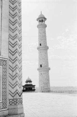 Keine Beschreibung [Agra: Taj Mahal, Turm]