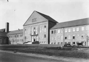 Güstrow, Wohnhaus : Güstrow. Lehrerbildungsanstalt (Übergabe des Neubaus), Goldberger Straße