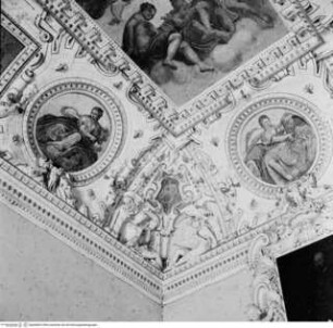 Dekoration mit allegorischen Darstellungen