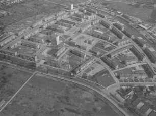 Wohnbebauung in der Südstadt von Neubrandenburg : Blickrichtung Nordosten