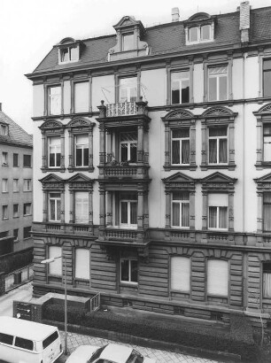 Frankfurt, Kronberger Straße 28, Kronberger Straße 30