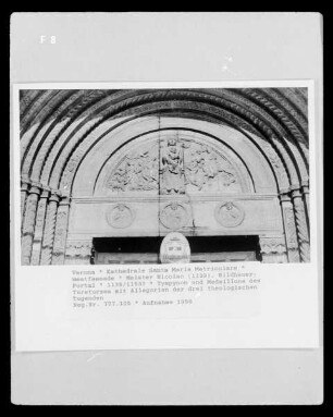 Hauptportal mit zweigeschossiger Vorhalle — Personifikationen der 3 Theologischen Tugenden