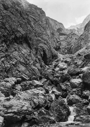 Klamm : Schlucht im Gebirge