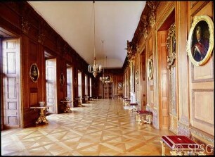 Berlin, Schloss Charlottenburg, Alte Galerie (Eichengalerie) R. 120., blick in den Raum.