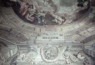 Scheinarchitektur, Medaillons mit den Taten des Herkules und vier alleegorische Sitzfiguren