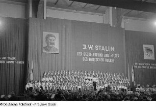 Chor auf der Bühne