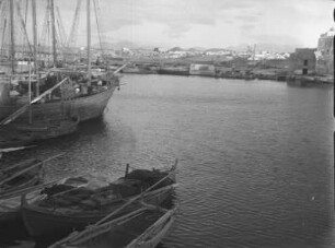 Hafen : Blick von einem Boot auf den alten Hafen von Heraklion.