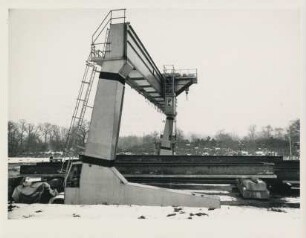 Kran "Monobox" der J. H. Carruthers and Co. Ltd.