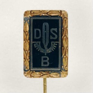 Goldene Ehrennadel Deutscher Stenografenbund (mit langer Nadel) : Medaillensammlung Stenografische Sammlung. Goldene Ehrennadel Deutscher Stenografenbund (Aufschrift "DSB" mit geflügelter Feder auf schwarzem Grund, mit langer Nadel). Email, Metall, vergoldet; Maße (ohne Nadel) 18,5 x 12 mm (1926/1933). Dresden: SLUB R c 0450