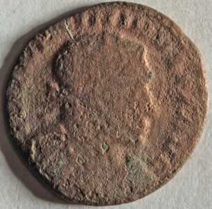 Römische Münze, Nominal Follis, Prägeherr Constantinus I., Prägeort nicht bestimmbar, Original
