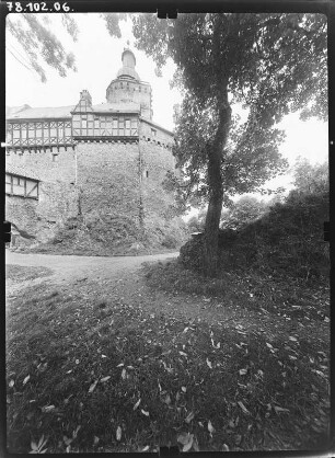 Pansfelde (Falkenstein/Harz-Pansfelde). Burg Falkenstein (Burgmuseum, Baubeginn 1115). Ansicht von Ostsüdost mit Bergfried