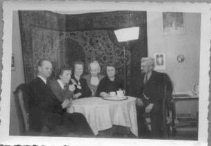 Familientreffen mit Etha und Hans Richter (wahrscheinlich in Dresden)