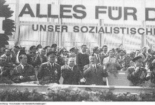 Dresden, 1.Mai (Internationaler Kampf- und Feiertag der Werktätigen), Maidemonstration auf der Ernst-Thälmann-Straße (heute: Wilsdruffer Straße), 1. Mai 1967