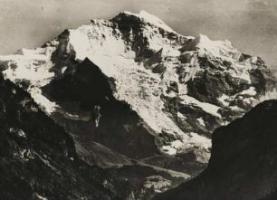 Schweiz. Die Jungfrau ( 4.158 m), der dritthöchste Berg der Berner Alpen von Wengen gesehen