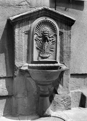 Wandbrunnen : Wandbrunnen. Stein. Bad Bergzabern