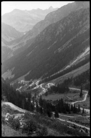 Silvretta: Hochalpenstraße, Blick auf Serpentinen, von oben