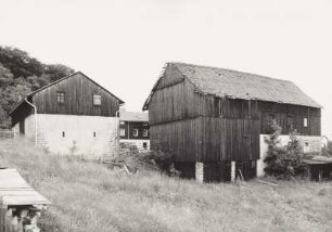 Dreiseithof (um 1900). Nebengebäude und Scheune : Struppen-Weißig, Nr. 6. Dreiseithof (um 1900). Nebengebäude und Scheune. Straßenansicht