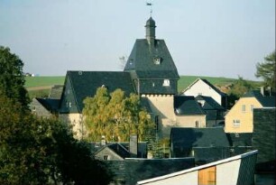 Kirche Friesau mit rechteckigem Turm