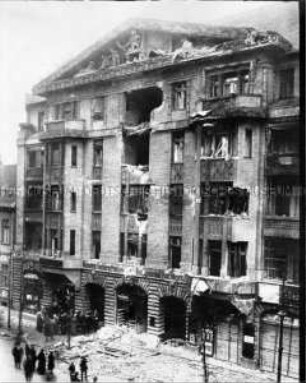 Das beschädigte Vorwärts-Gebäude nach der Erstürmung
