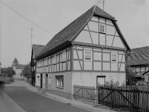 Wohnhaus mit Ladeneinbau