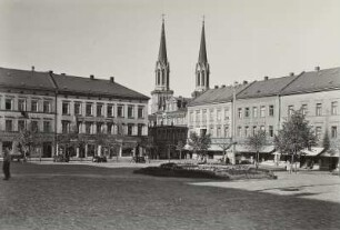 Oelsnitz/Vogtland. Marktplatz mit Kirche