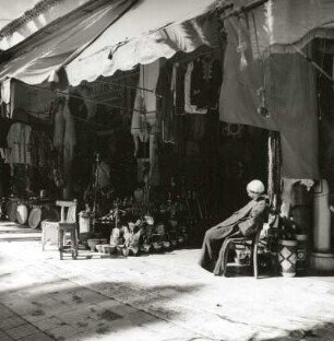 Casablanca, Marokko. Basar. Händler und Stände mit Waren