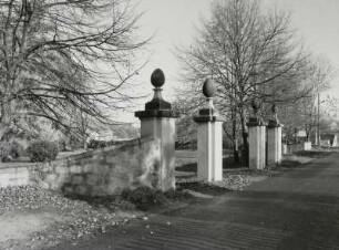 Parktor der Gartenseite