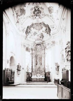 Stiftskirche; Hochaltar im Chor