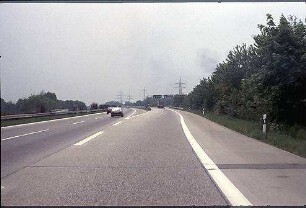 Einfahrt in Nebenfahrbahn West (Frankfurt Richtung Heidelberg) von Hauptfahrbahn West (Frankfurt Richtung Heidelberg)