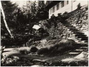 Garten Stuiber Böhmerwald: Treppe vom Haus zum Garten