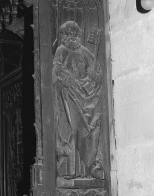 Fünfsitz der Südseite — Stuhlwange, außen — Petrus