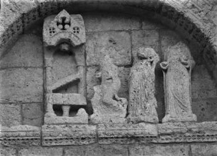 Tympanon der südlichen Nische, Die Frauen am Grab Christi